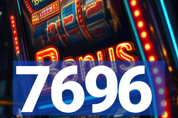7696